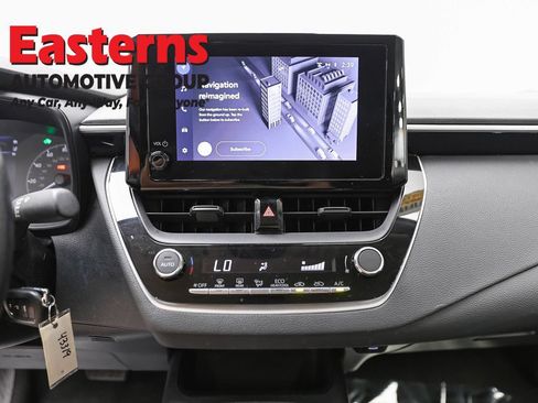 Used 2025 Toyota Corolla LE FWD image 11