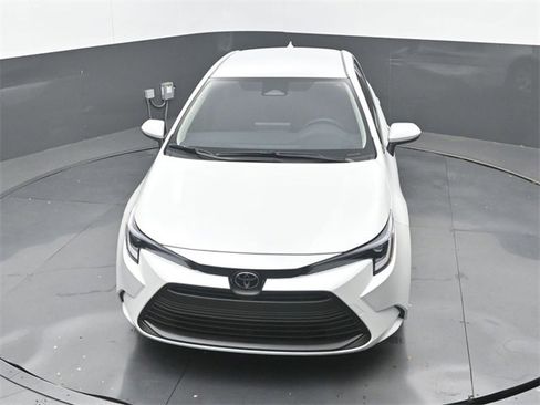 Used 2026 Toyota Corolla LE image 28