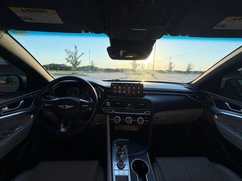 Used 2022 Genesis G70 3.3T RWD image 10