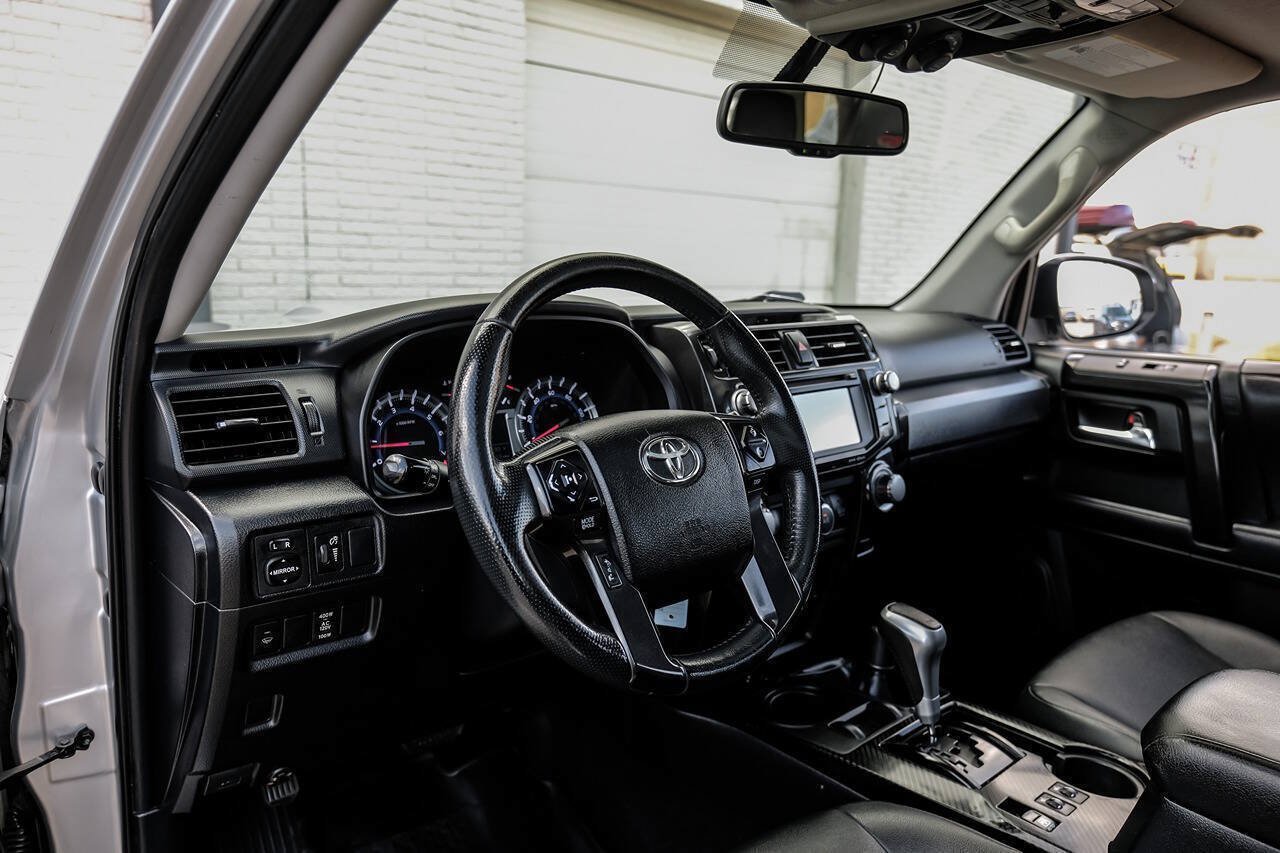 Used 2019 Toyota 4Runner TRD Off-Road Premium AWD/4WD image 3