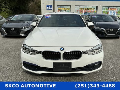 Used 2017 BMW 330i xDrive Sedan w/ Premium Package image 8