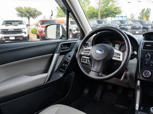 Used 2014 Subaru Forester 2.5i Premium w/ Popular Package #2 AWD/4WD image 12