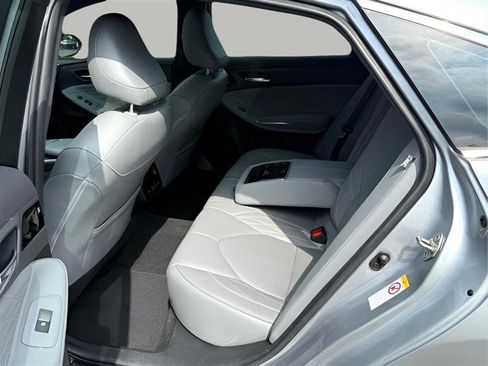 Used 2019 Toyota Avalon Limited image 26