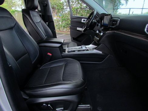 Used 2020 Ford Explorer Limited RWD image 21