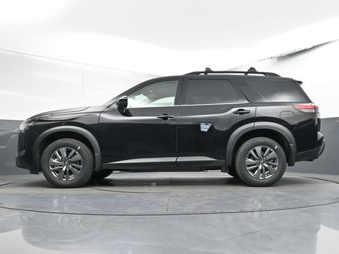 Used 2025 Nissan Pathfinder SV image 29