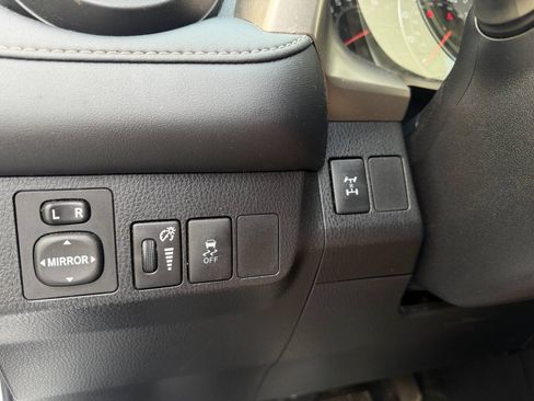 Used 2015 Toyota RAV4 XLE AWD/4WD image 30