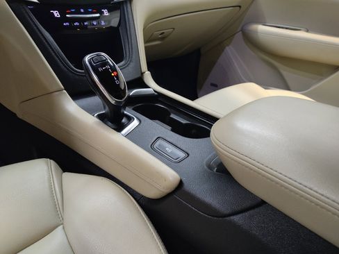 Used 2018 Cadillac XT5 FWD image 26