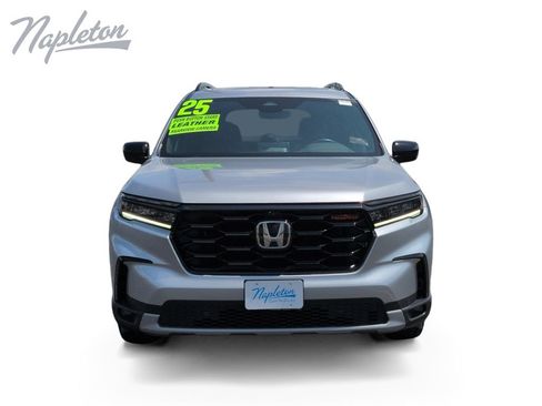 Used 2025 Honda Pilot TrailSport image 9