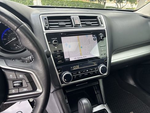 Used 2019 Subaru Outback 2.5i Premium image 13