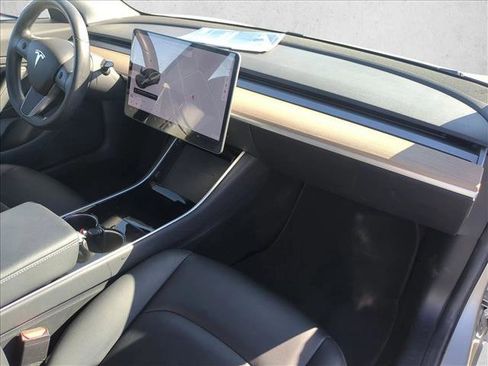 Used 2018 Tesla Model 3 Long Range image 23