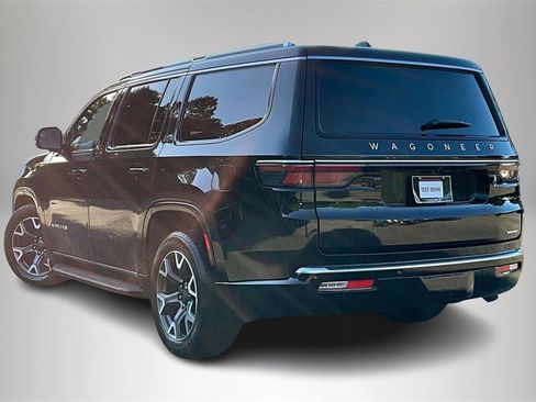 Used 2024 Jeep Wagoneer Series III image 4