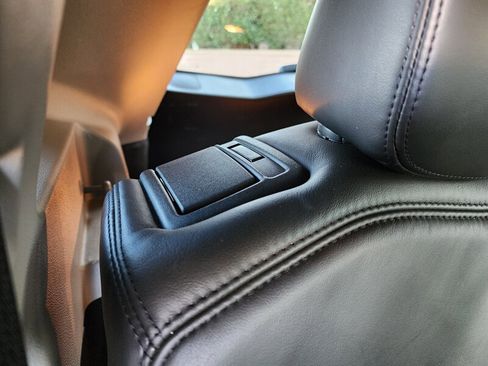 Used 2010 Cadillac SRX Premium image 85