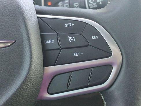 Used 2023 Chrysler Voyager LX image 25