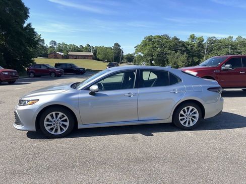 Used 2023 Toyota Camry LE FWD image 2