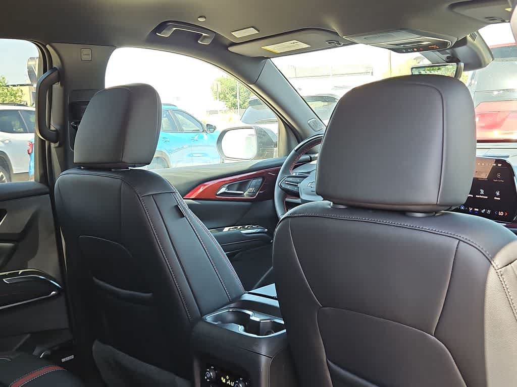 New 2026 Chevrolet Traverse RS w/ LPO, Floor Liner Package FWD image 17