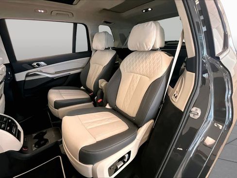 Used 2026 BMW X7 M60i AWD/4WD image 18