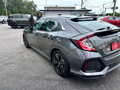 Used 2018 Honda Civic EX image 5