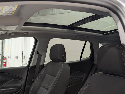 Used 2023 GMC Terrain SLE w/ Driver Convenience Package AWD/4WD image 17