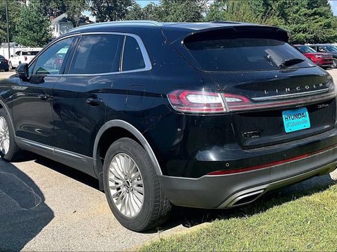 Used 2019 Lincoln Nautilus Premier AWD/4WD image 5