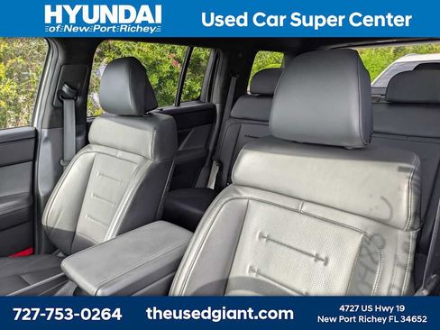 Used 2024 Hyundai Santa Fe Calligraphy FWD image 3