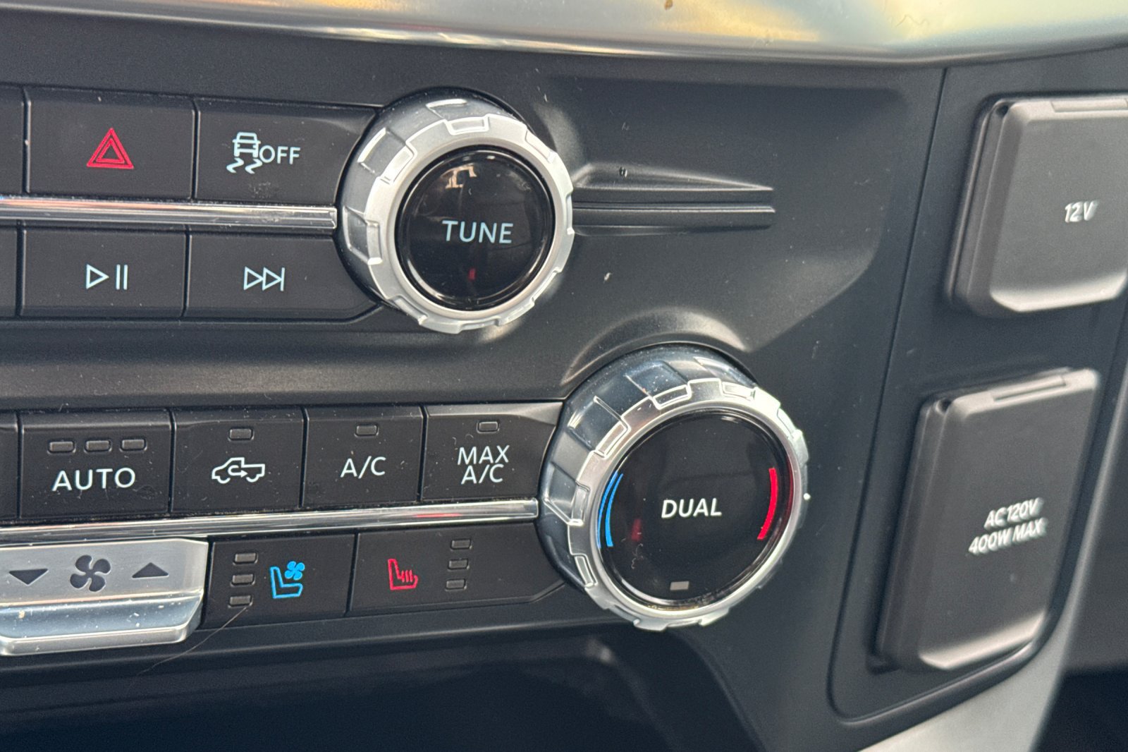 Used 2025 Ford F150 Lariat AWD/4WD image 30