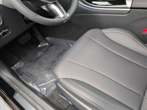 New 2026 Mercedes-Benz CLE 300 4MATIC Coupe image 4