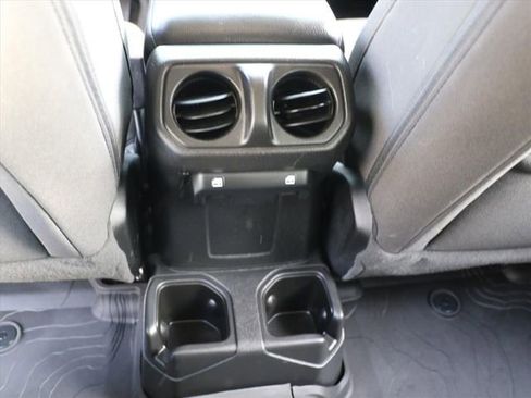 Used 2023 Jeep Wrangler Sport S image 15