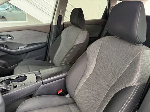 Used 2023 Nissan Rogue SV image 11