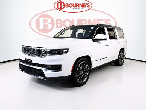Used 2022 Jeep Grand Wagoneer Series III w/ Rear Seat Video Group 1 AWD/4WD image 8