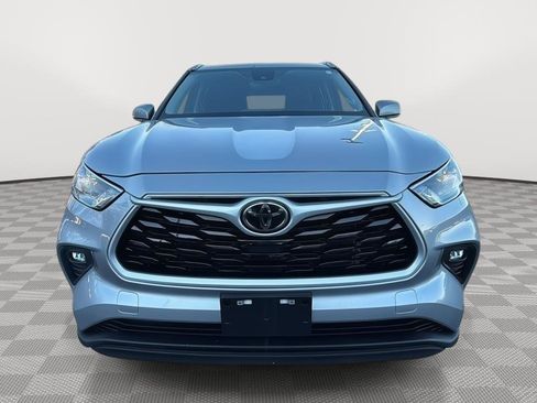 Used 2022 Toyota Highlander XLE image 8