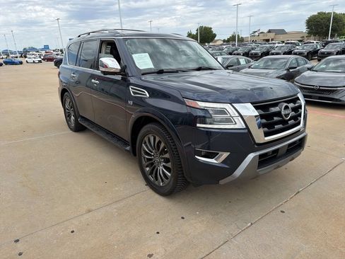 Used 2022 Nissan Armada Platinum w/ Captain's Chairs Package RWD image 7
