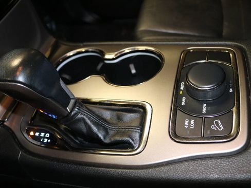 Used 2020 Jeep Grand Cherokee Limited X image 39