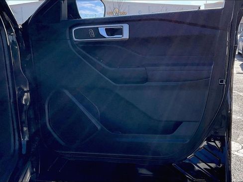 Used 2020 Ford Explorer XLT w/ Equipment Group 202A image 27