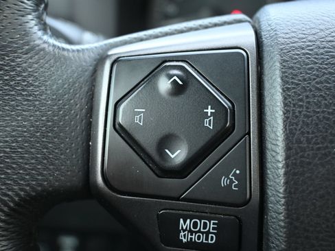 Used 2021 Toyota Tacoma TRD Off-Road w/ Technology Package AWD/4WD image 13