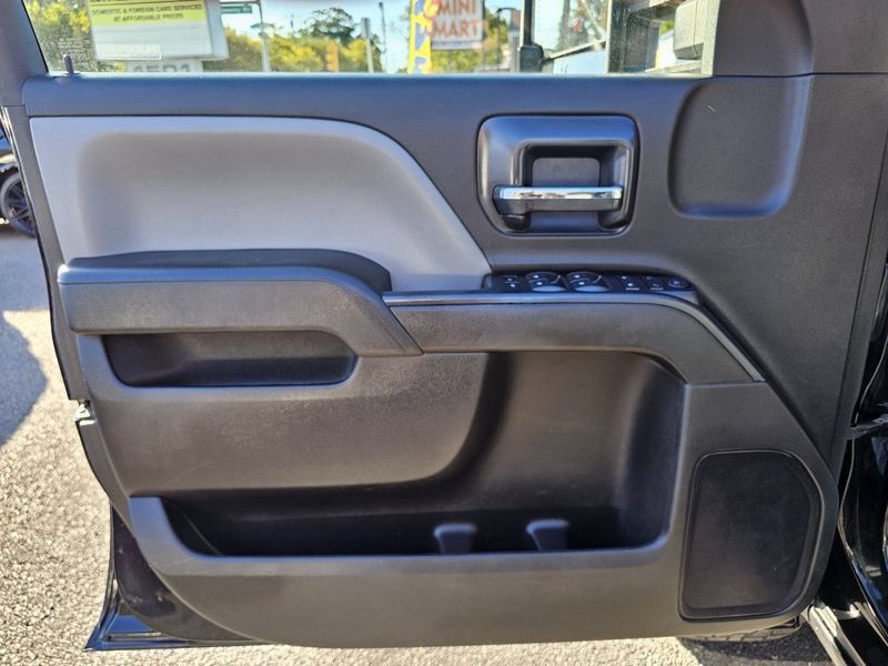 Used 2017 GMC Sierra 2500 4x4 Crew Cab image 19