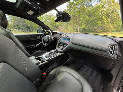 Used 2021 Aston Martin DBX AWD/4WD image 27