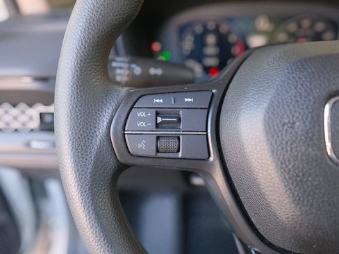 Used 2025 Honda Accord LX image 16