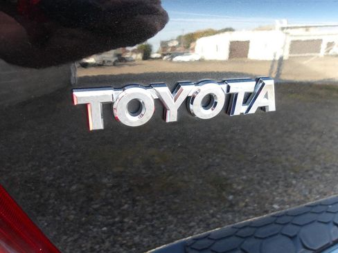 Used 2010 Toyota Matrix S image 30