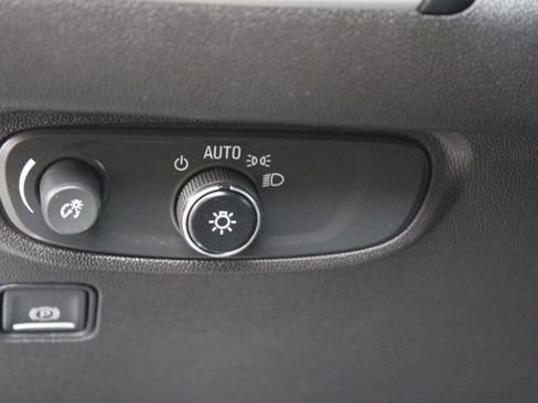 Used 2022 GMC Terrain SLE image 12