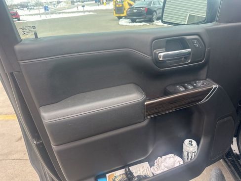 Used 2019 Chevrolet Silverado 1500 LT Trail Boss w/ Convenience Package image 9