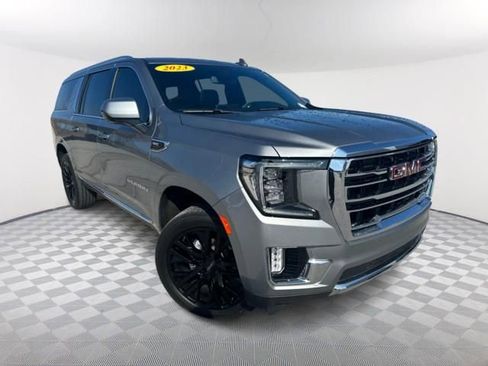 Used 2023 GMC Yukon XL SLT image 1