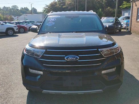 Used 2024 Ford Explorer XLT w/ Equipment Group 202A RWD image 2