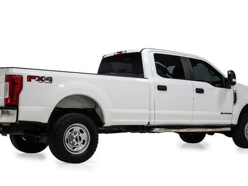 Used 2018 Ford F350 XL w/ Power Equipment Group AWD/4WD image 3