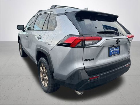 Used 2025 Toyota RAV4 XLE image 10