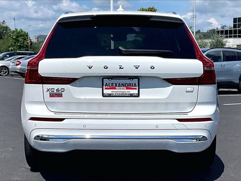Used 2022 Volvo XC60 T8 Inscription Expression w/ Advanced Package AWD/4WD image 4