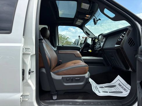 Used 2014 Ford F250 Platinum w/ FX4 Off-Road Package AWD/4WD image 33
