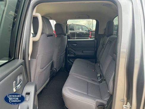 Used 2022 Nissan Frontier SV w/ Technology Package image 12