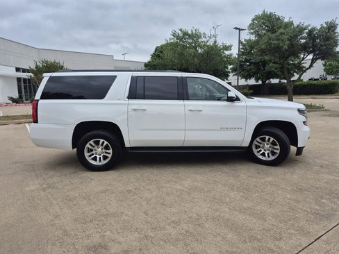 Used 2018 Chevrolet Suburban LT image 5