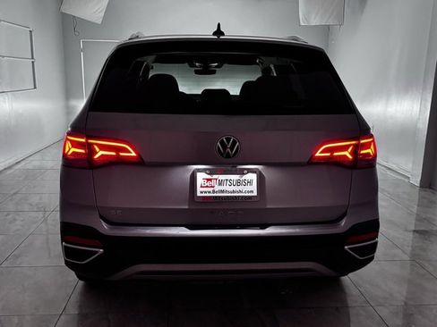 Used 2024 Volkswagen Taos SE image 39