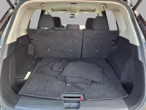 Used 2025 Nissan Rogue SV FWD image 25